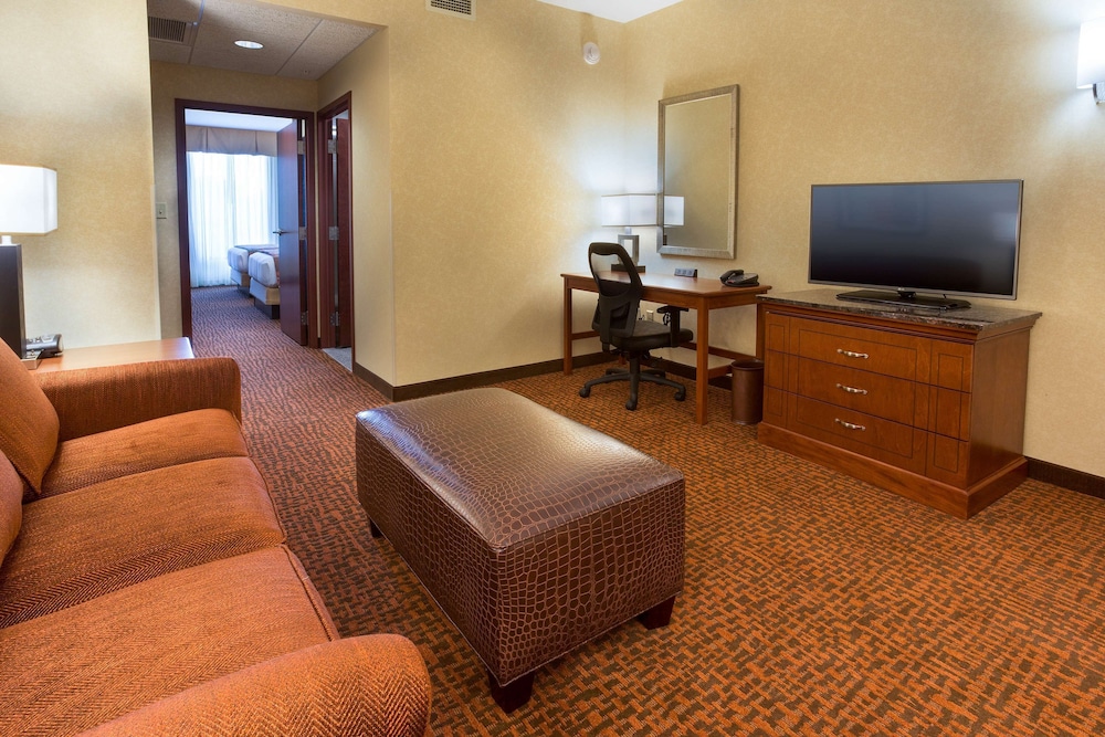 Suite, 2 Queen Beds, Accessible, Refrigerator & Microwave (Sofabed, 2 Rooms, Hearing, Tub) - Photo 1