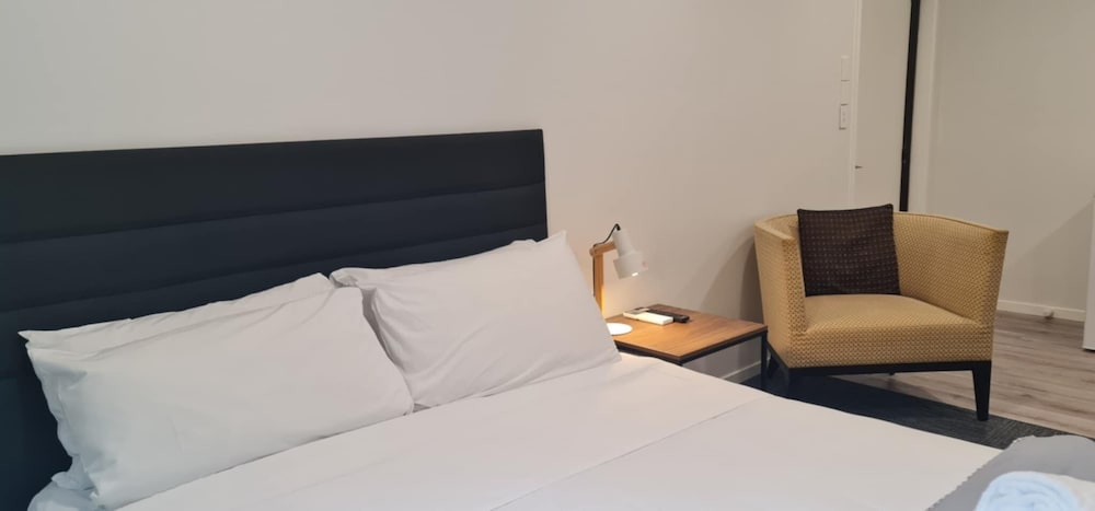 Honeymoon Studio Suite photo 1