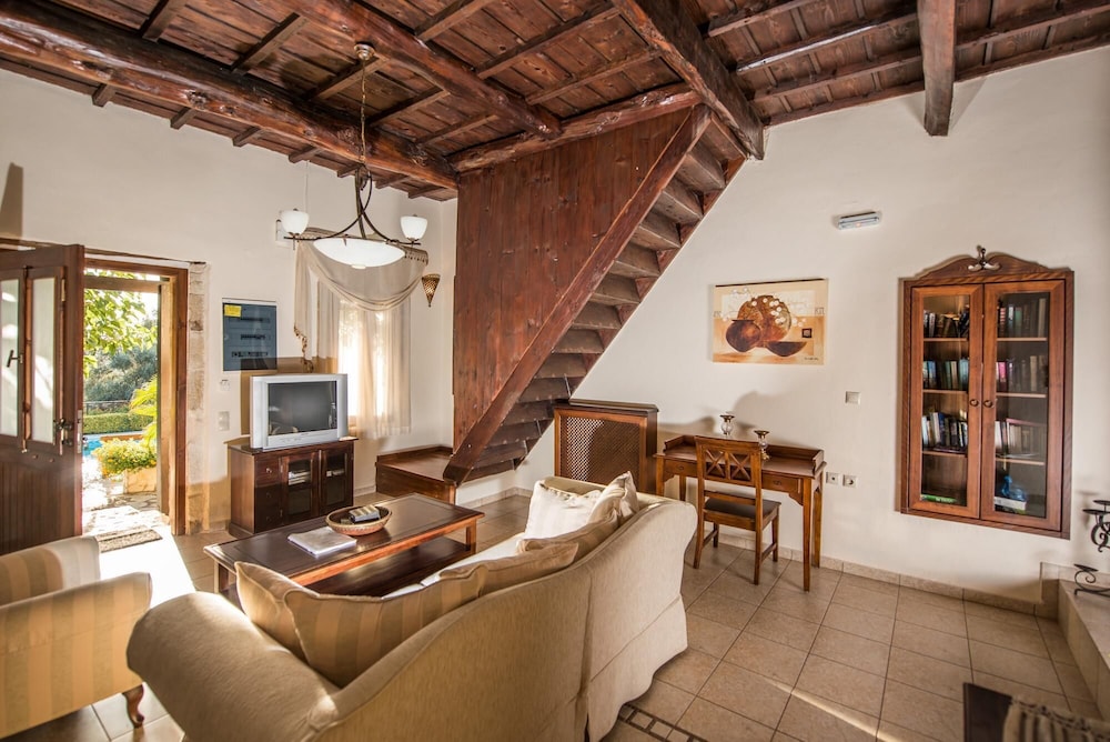 Villa photo 1