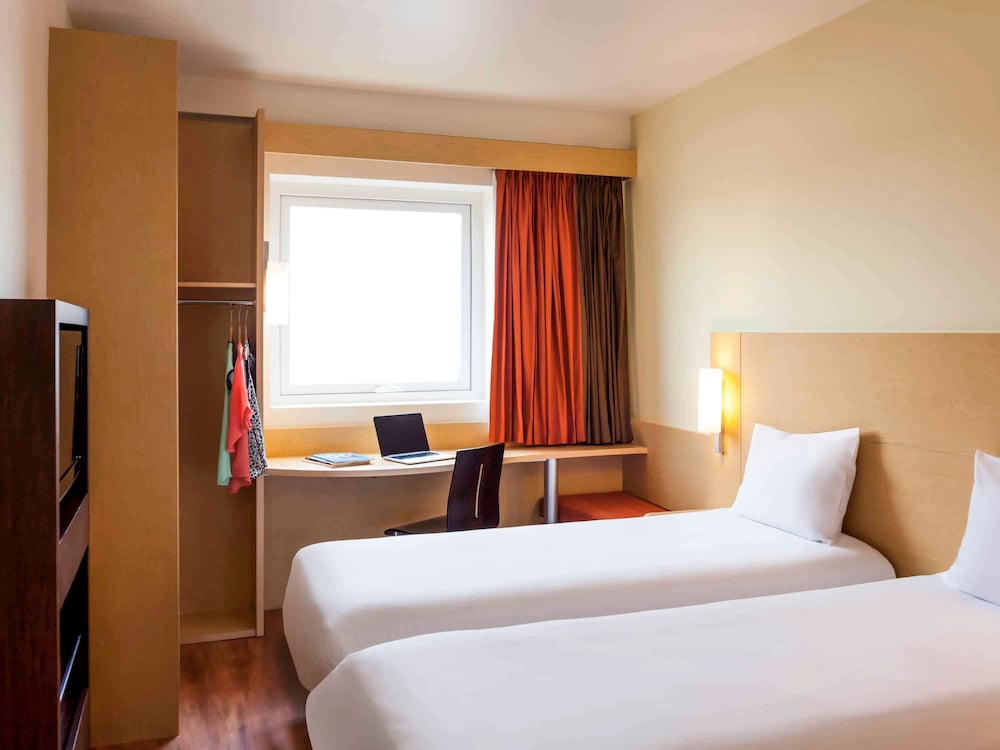 Standard Double Room, 2 Double Beds - Photo 3