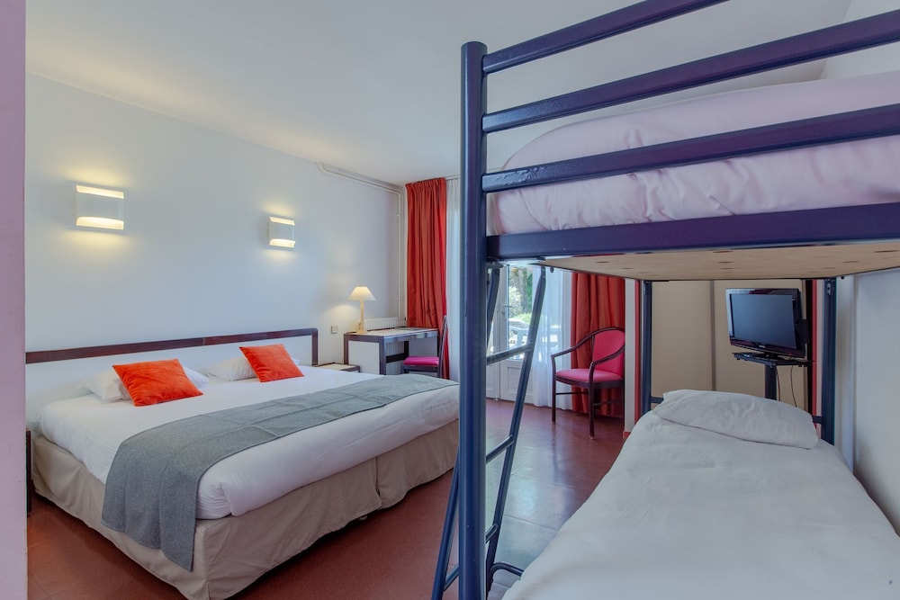 Standard Quadruple Room photo 1