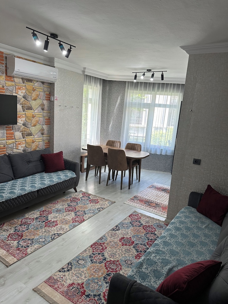Deluxe Condo, Non Smoking, City View photo 1