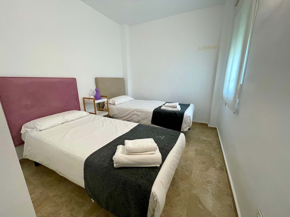 Modern 3 Bedroom Pool Access Apartment F-7, Billede 12