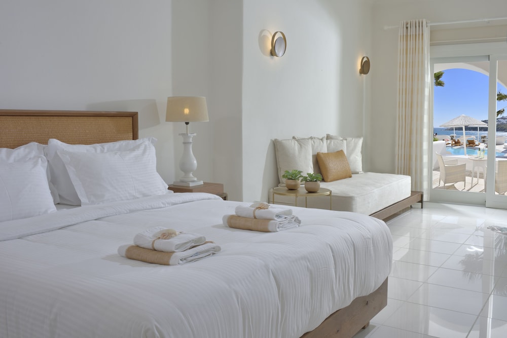 Sunshine Junior Suite with Outdoor Hot Tub, Sea View - Photo 11