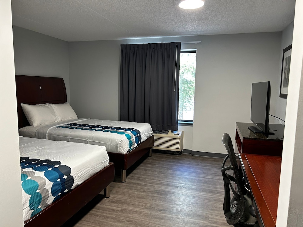 Standard Room, 2 Double Beds, Non Smoking photo 2