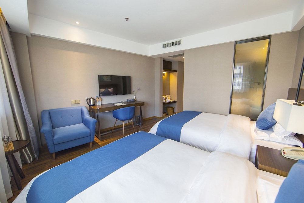 Economy Twin Room(Chinese Domestic Guests Only) photo 1