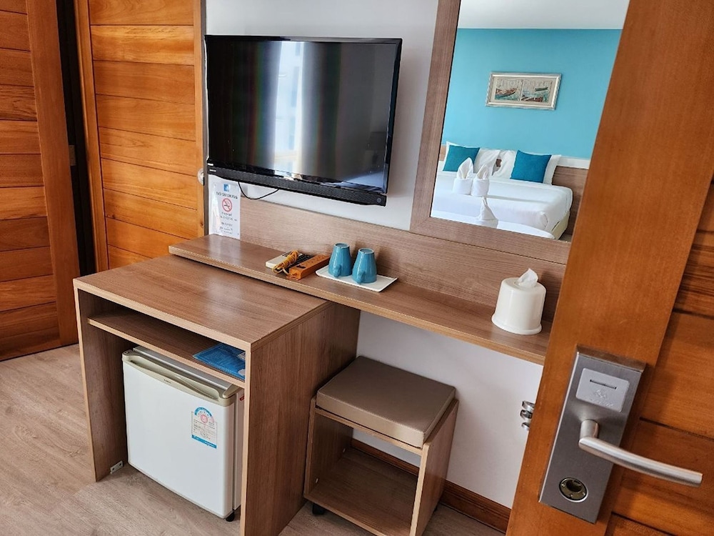 Deluxe Room - Photo 6