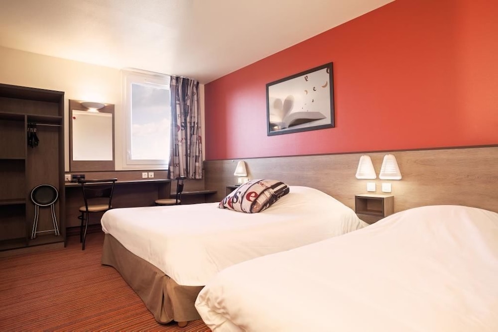 Triple Room (3 adults + 1 child)