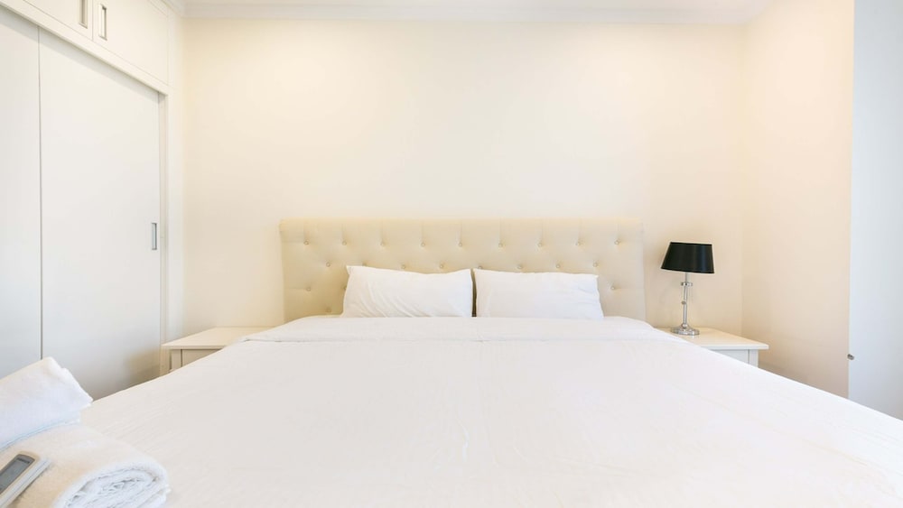 Deluxe Apartment, 3 Bedrooms, Balcony, City View photo 2
