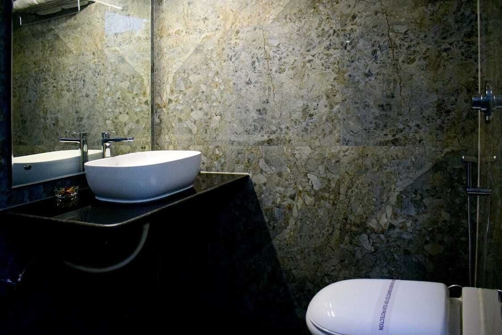 Super Deluxe Room - Photo 5