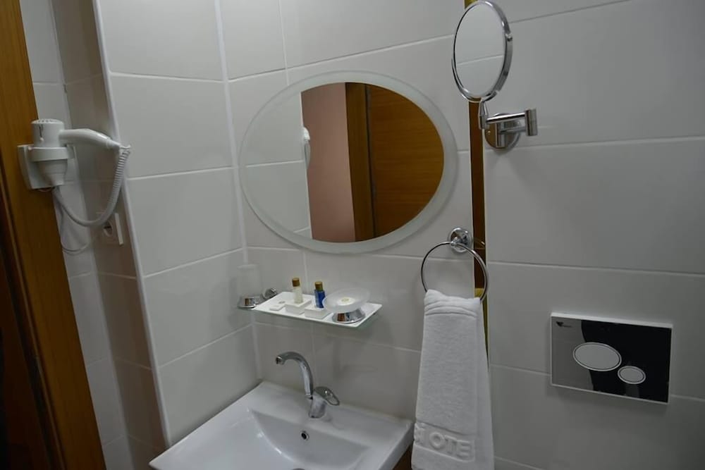 Single Room photo 2