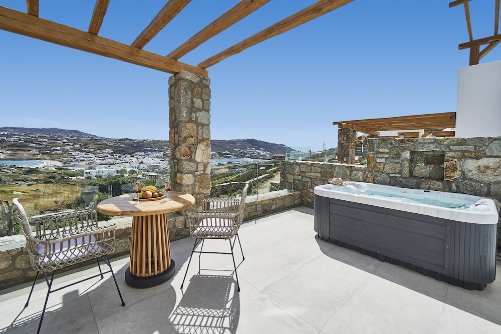 Junior Suite, Hot Tub, Sea View photo 1