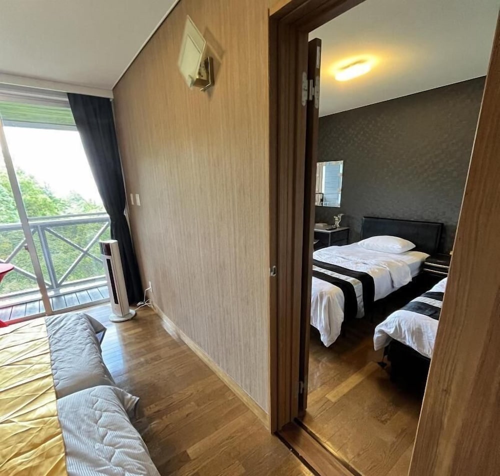 Quadruple Room, Balcony, Bay View photo 1