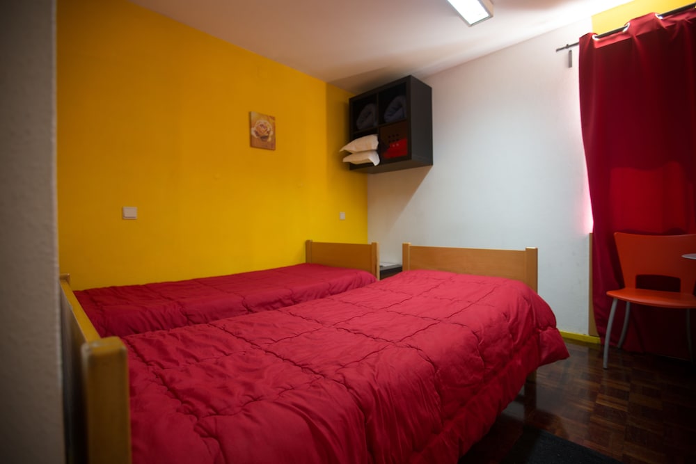Twin Room, Non Smoking, Private Bathroom - Photo 5