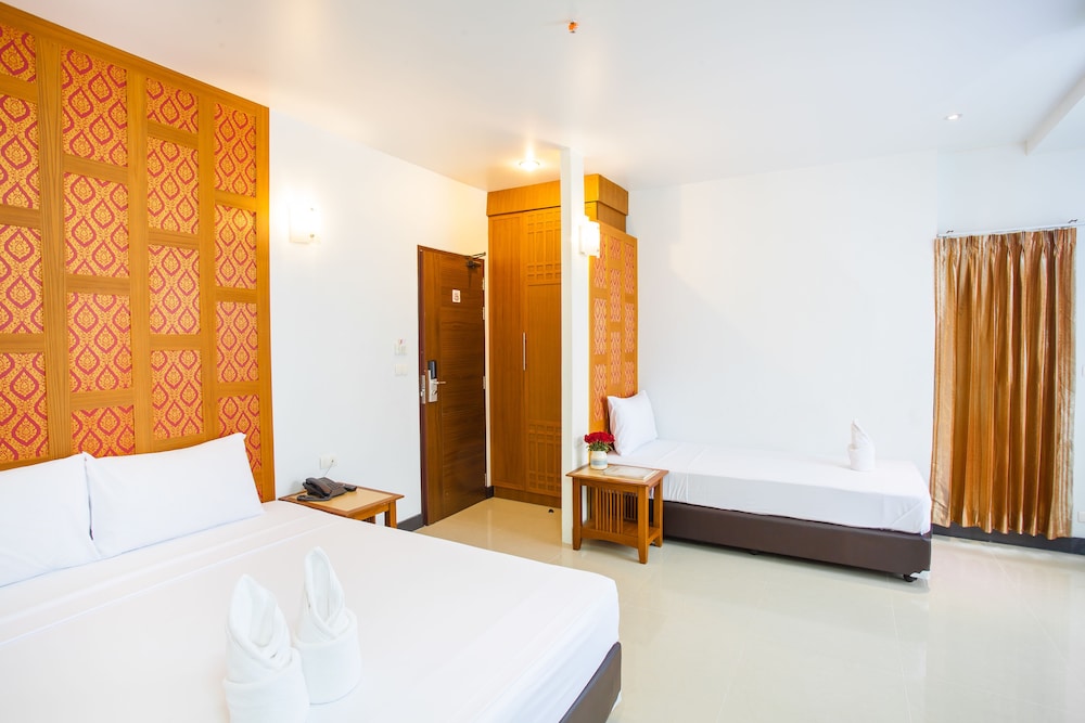 Superior Triple Room photo 3