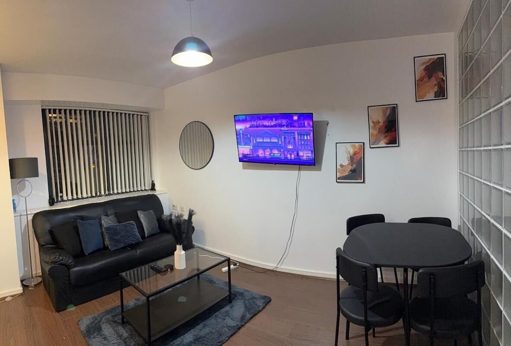 Spacious 3-br Apt in Central, Birmingham, Foto 5