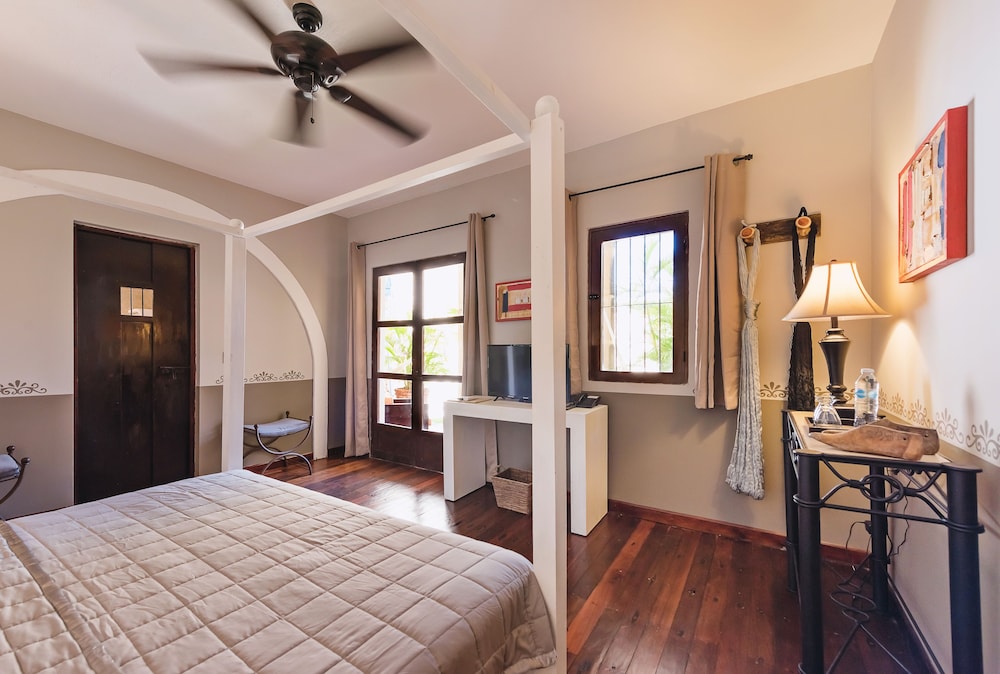 Executive Room, 1 King Bed - Photo 5