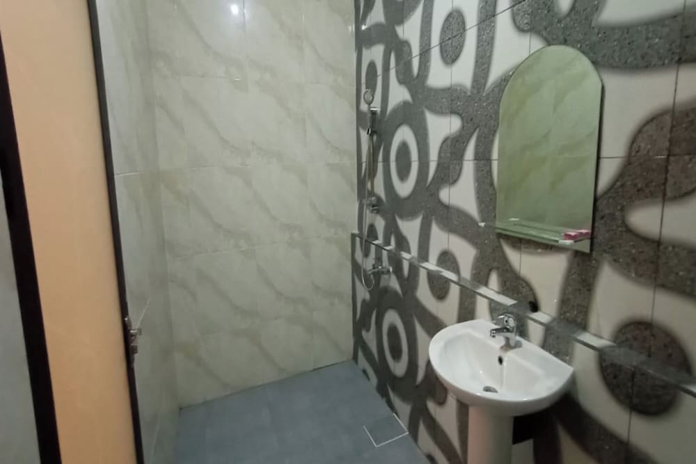 Standard Double Room - Photo 3