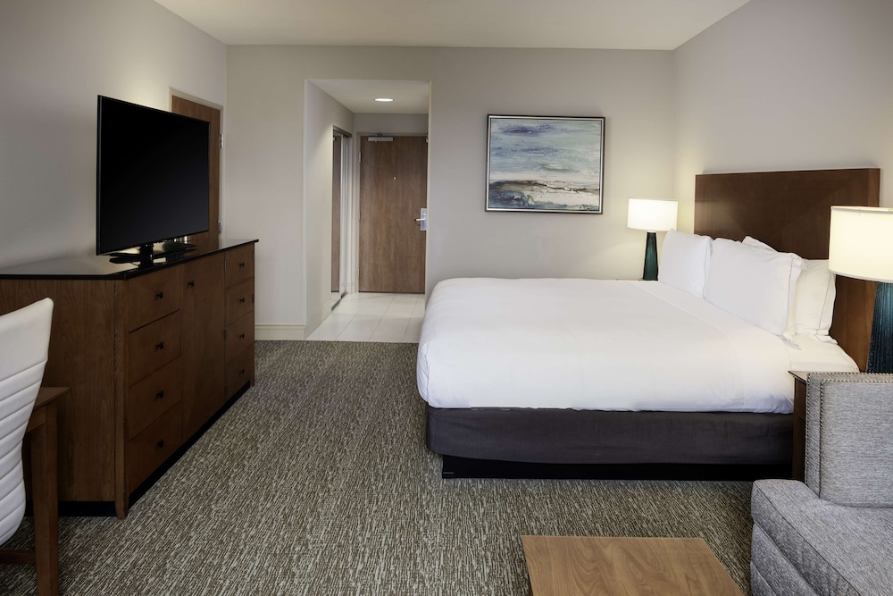 Room, 1 King Bed, Accessible, Balcony - Photo 3