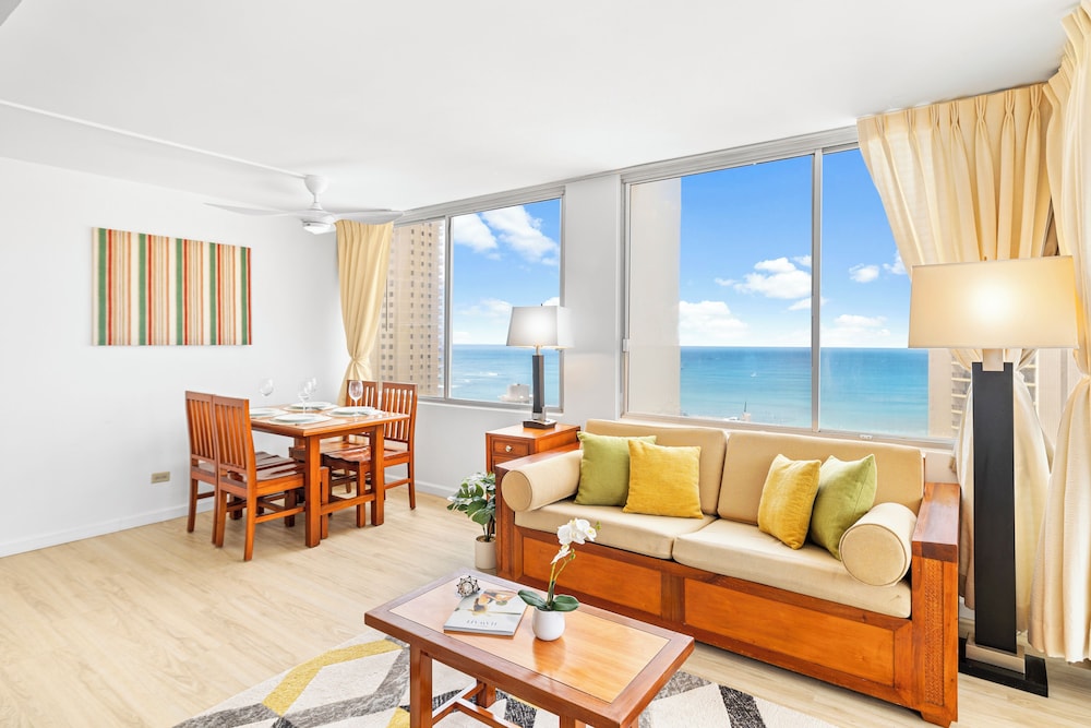 Pacific Monarch - 1 BR - Ocean & City Views: Romantic Suite, 1 Bedroom, Balcony, Ocean View (0103) photo