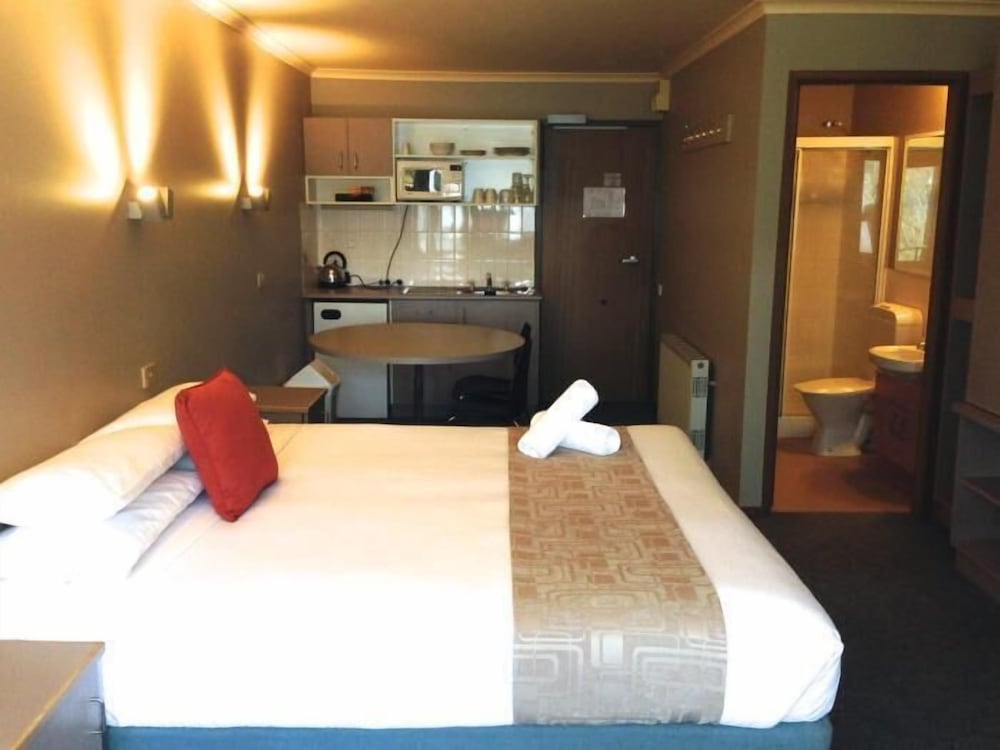 Standard Room, Non Smoking, Kitchenette (Queen Room) photo 2