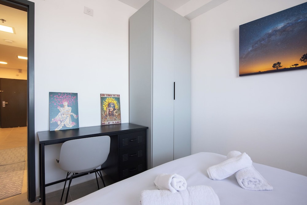 Apartment, 2 Bedrooms, Balcony photo 3