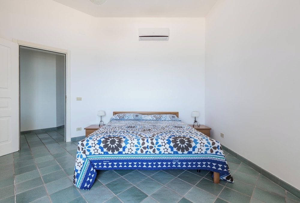 Villa photo 1