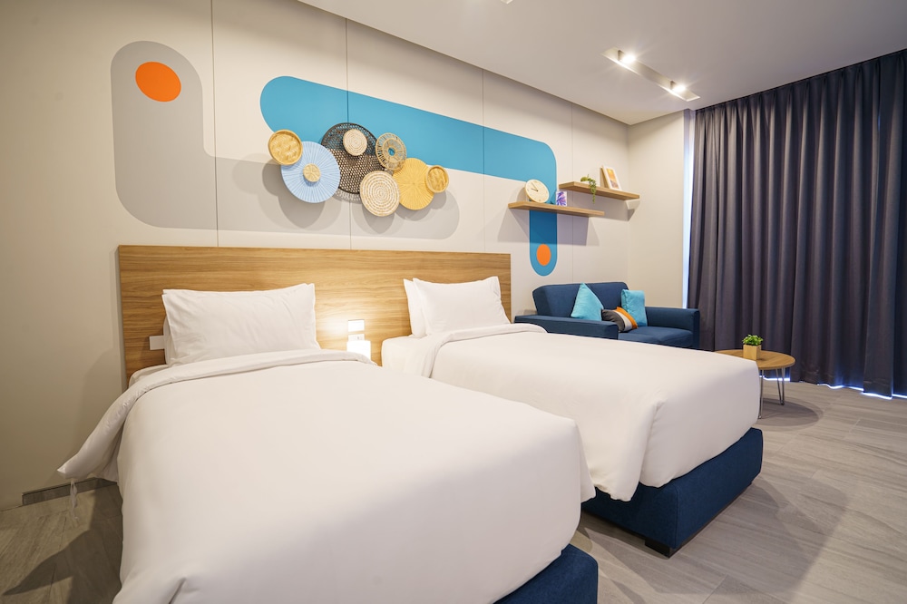 Superior Studio, 2 Twin Beds, Tower + Free Coworking Space - Photo 1