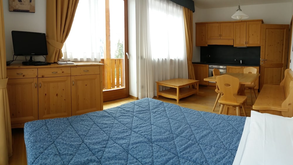 Family Apartment, 1 Bedroom photo 2