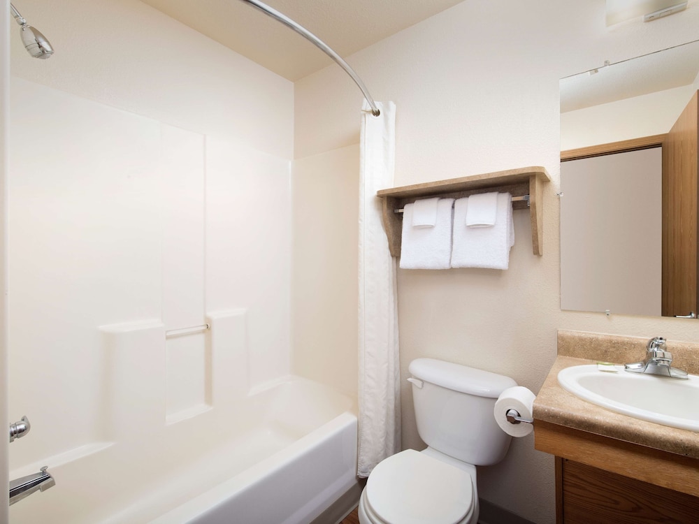 Standard Double Room, Non Smoking, Refrigerator & Microwave photo 3