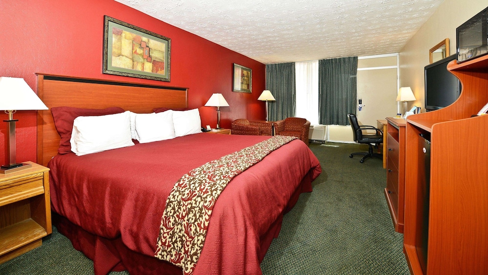 Room, 1 King Bed, Non Smoking, Ground Floor photo 1