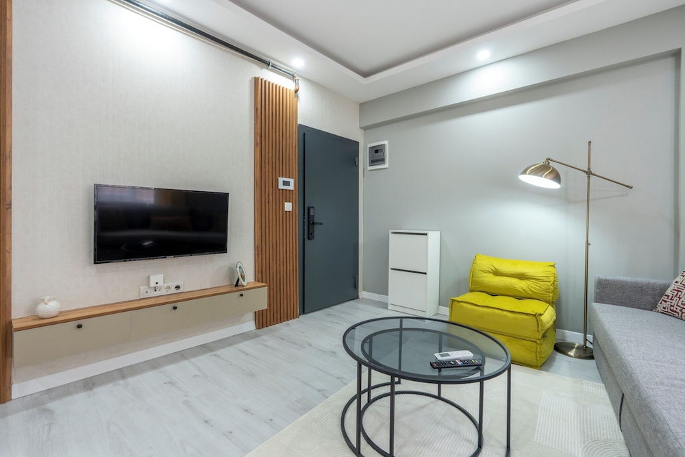 Comfort Condo, 1 Double Bed with Sofa bed, Kitchen