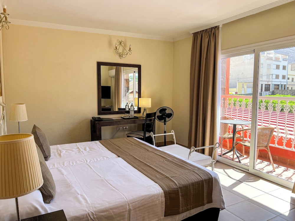 Double Room - Photo 2