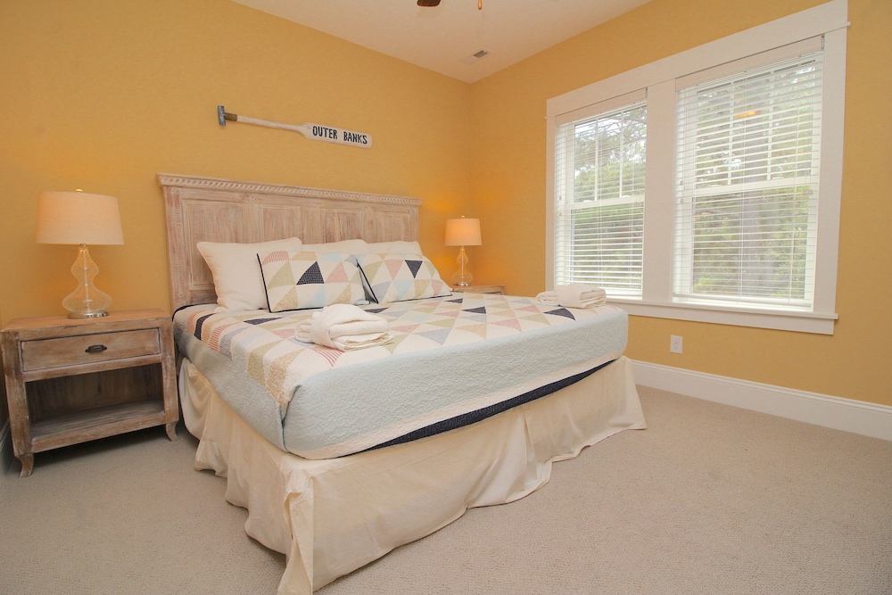 Townhome, 4 Bedrooms & 4 Bathrooms photo 3