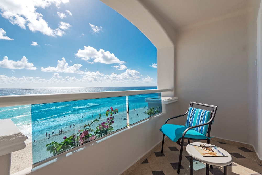 Junior Room, 2 Double Beds, Oceanfront