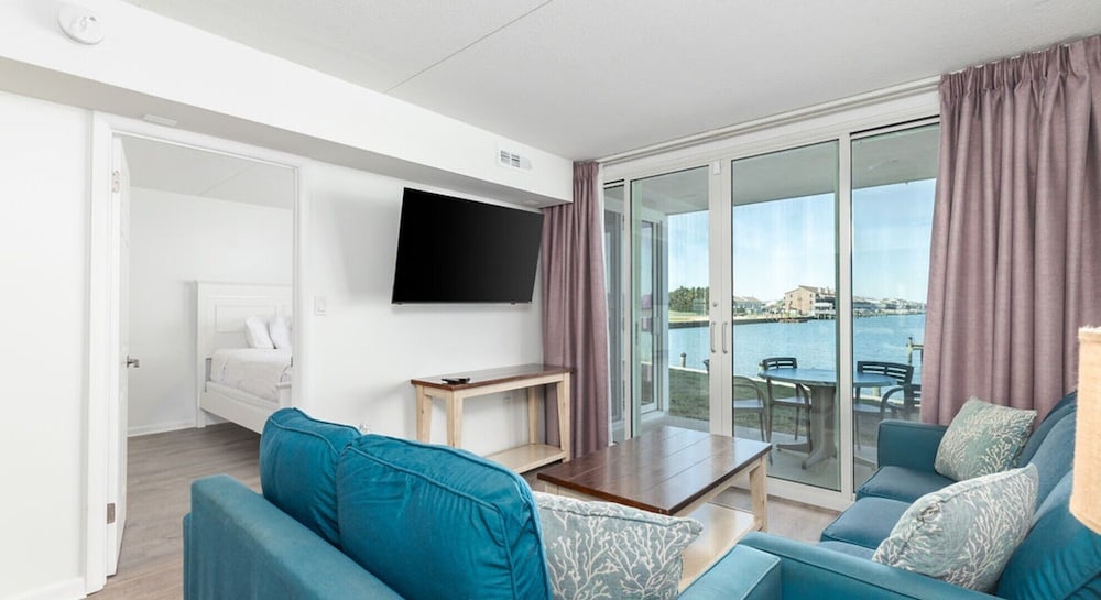 Premium Condo, Patio, Bay View