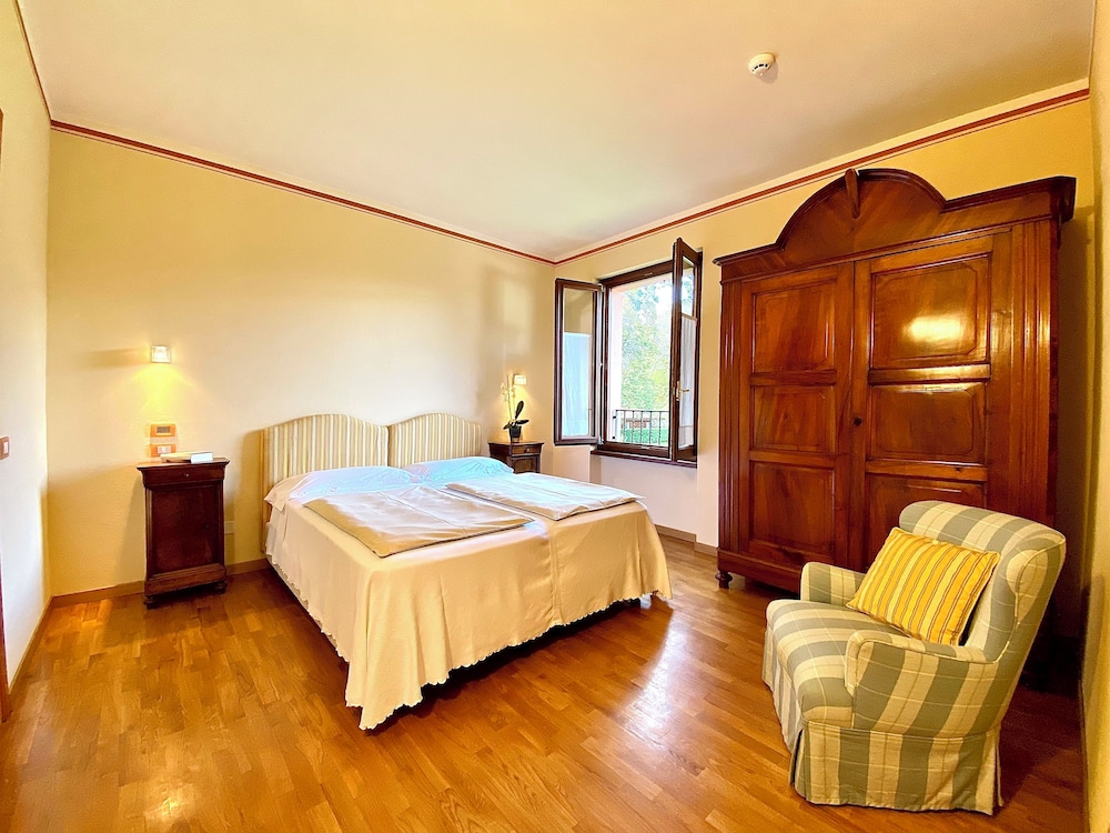Superior Room, 1 Queen Bed, Garden View, Annex Building