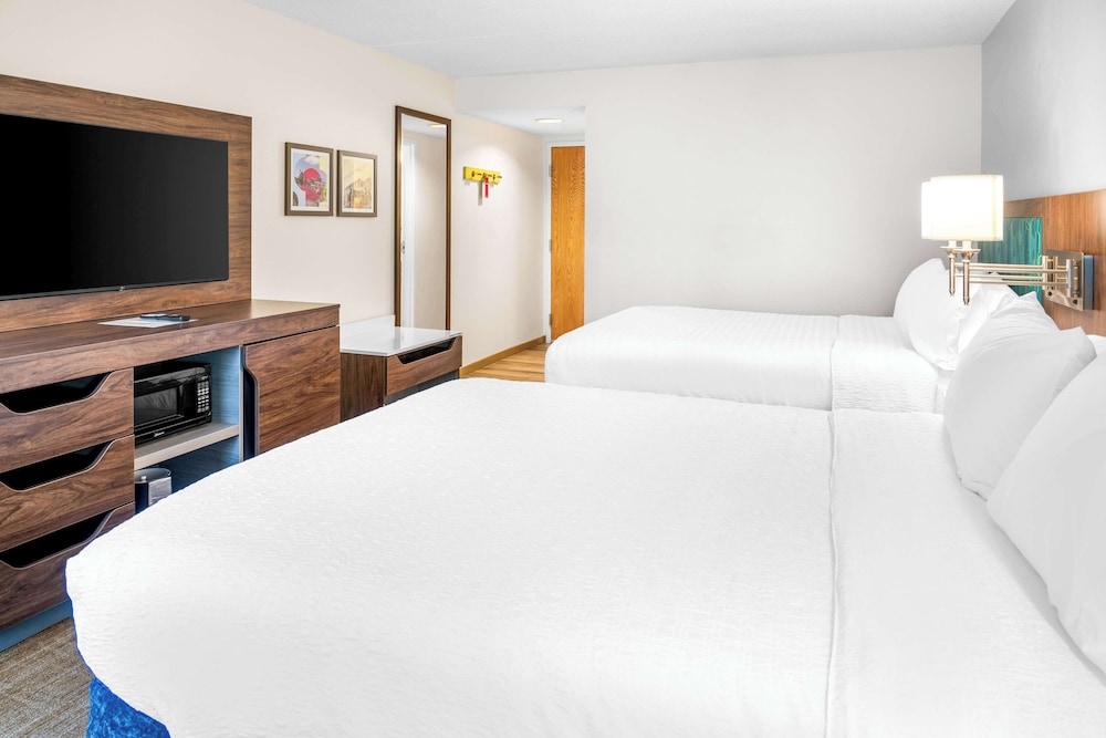Room, 2 Queen Beds - Photo 2
