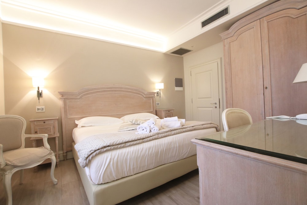 Classic Double or Twin Room