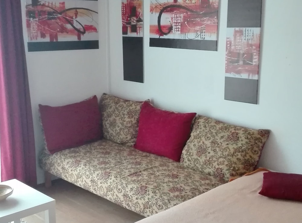 Apartment (One Bedroom Apartment with Balcony an)