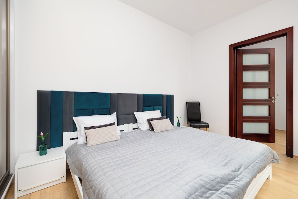 Apartment, 2 Bedrooms, 2 Bathrooms photo 2