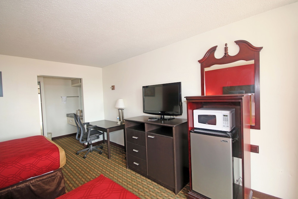 Room, 2 Double Beds - Photo 4