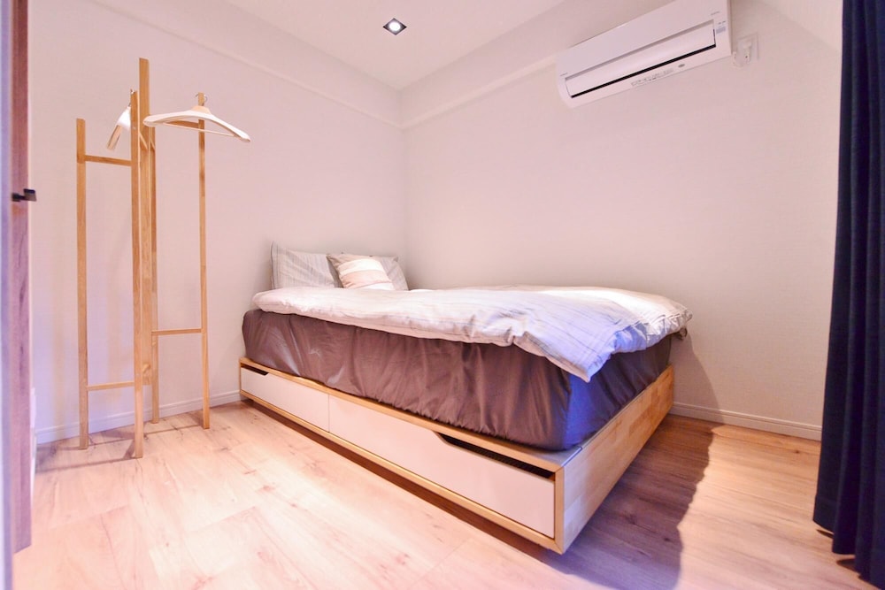 Apartment photo 2