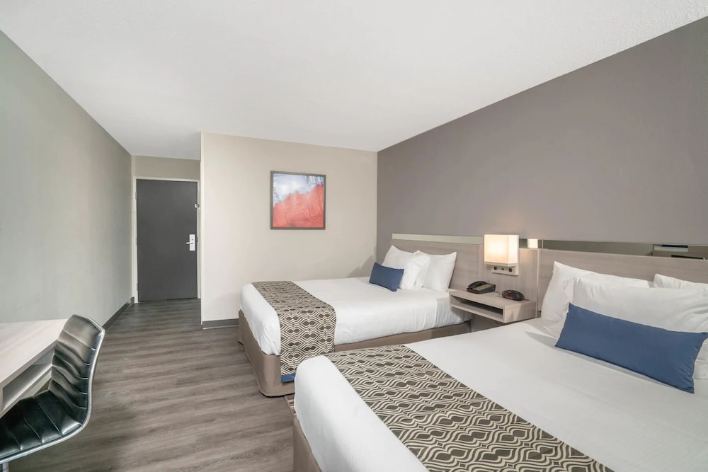 Room, 2 Double Beds, Accessible, Non Smoking photo 3