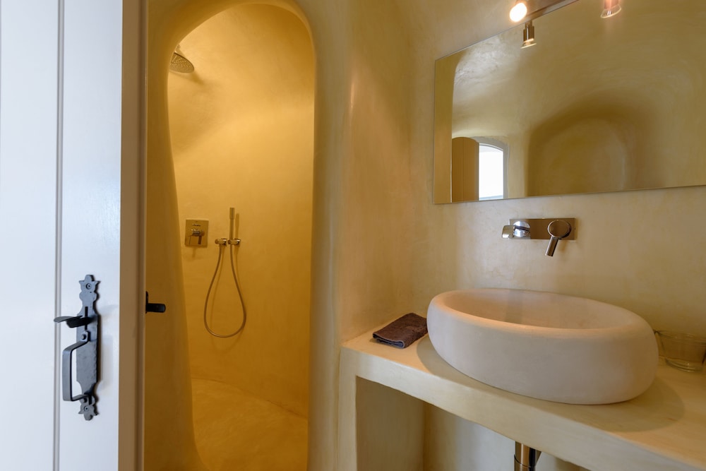 Vanilla Room with Outdoor Hot tub Caldera View - Photo 2