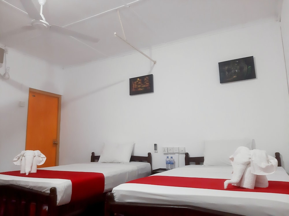 Habitación Doble Básica o con Dos Camas