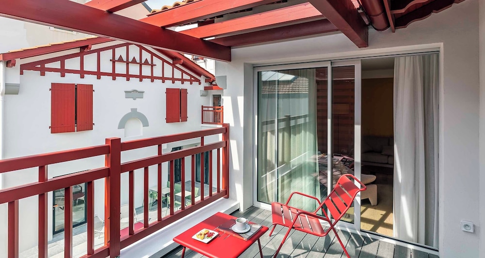 Superior Apartment thumbnail 5