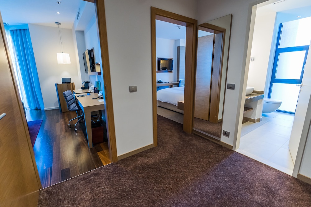 King One Bedroom Suite - Photo 5