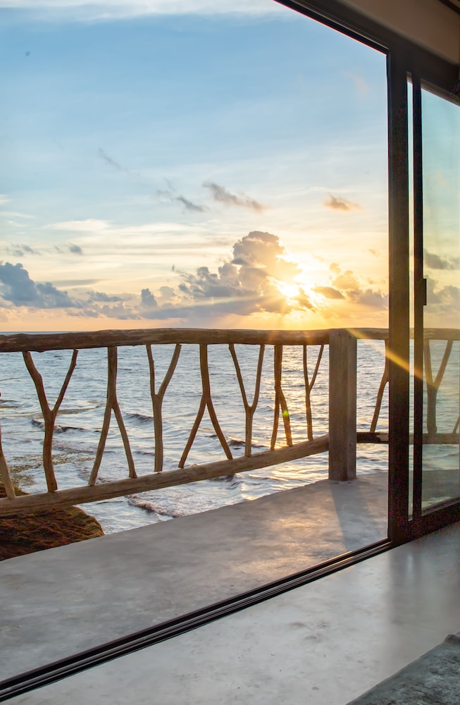 Cielo Master Deluxe Oceanfront king size bed with plunge pool and terrace - Photo 16