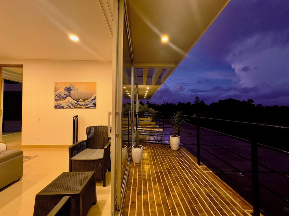 Grand Suite with Jacuzzi photo 2